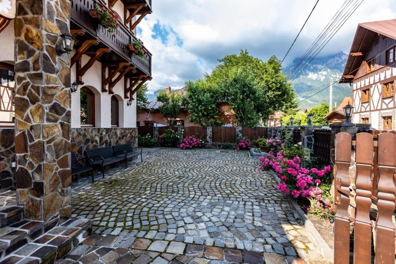 Pensiunea Manidum Buşteni Exterior foto