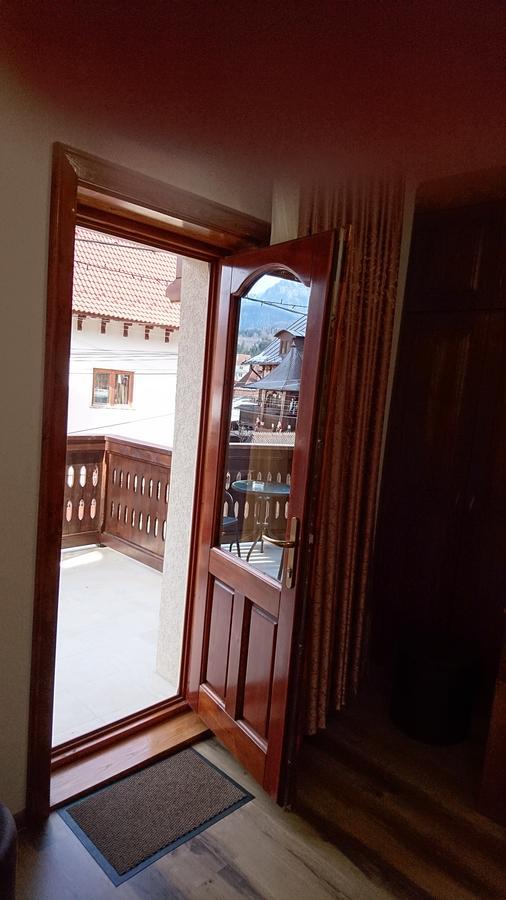 Pensiunea Manidum Buşteni Exterior foto