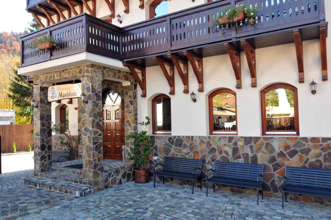Pensiunea Manidum Buşteni Exterior foto